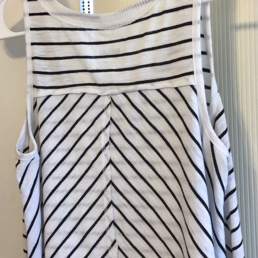 ‘Mossimo’ Sleeveless Black/White Striped Top - Picture 4 of 6